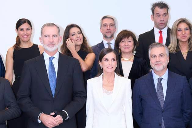 Entertainment Bilder des Tages 27-11-2023 Madrid Queen Letizia and King Felipe attend the Francisco Cerecedo journalism prize at the Western palace hotel in Madrid. Director and presenter of the program Mas de uno on Onda Cero, Carlos Alsina, awarded by the Association of European Journalists. No Spain Â  Copyright: xPPEx
