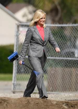 All business in a power suit, Amy Poehler films her comedy Parks & Recreation on a construction site 29118. LOS ANGELES, CALIFORNIA - Wednesday, March 11, 2009. Wearing a grey power suit, Amy Poehler films a scene for her new television series Parks & Recreation at a building site in Los Angeles. Amy was seen getting into a Honda Hybrid with the City of Pawnee, Indiana Parks & RecreationoÂ¹ logo on the side. Photograph: Nathanael Jones, PacificCoastNews.com UK OFFICE: +44 131 557 7760 7761 7762 US OFFICE: 1 310 261 9676, Credit:Nathanael Jones, PacificCoastNews.com Avalon USA  Copyright: xNathanaelxJones,xPacificCoastNews.comx xAvalonx 0524128953