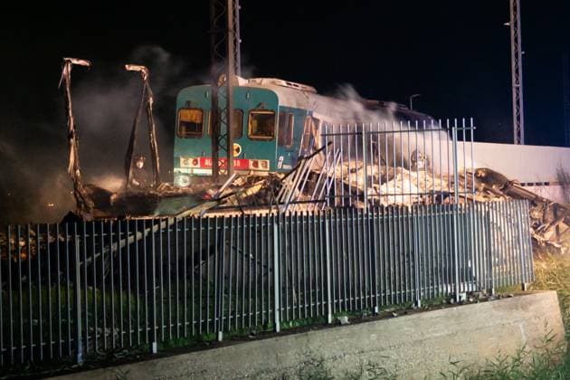 News Themen der Woche KW48 News Bilder des Tages The collision between a local train and a truck near a level crossing in Thurio, a hamlet of Corigliano Rossano in Calabria. The toll is two dead and at least six injured transported to area hospitals.  Copyright: xAlfonsoxDixVincenzox xipa-agencyx xKontrolabx IPA_Agency_IPA41918445