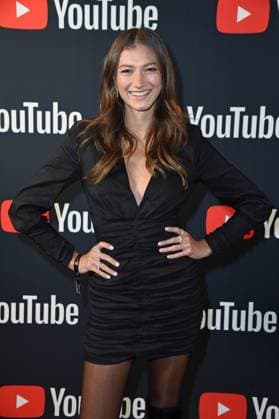 Leony (Leonie Burger) - YOUTUBE MUSIC AWARDS Dinner im Restaurant Grill Royal in Berlin am 28.11.2023