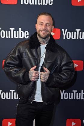 Kontra K - YOUTUBE MUSIC AWARDS Dinner im Restaurant Grill Royal in Berlin am 28.11.2023