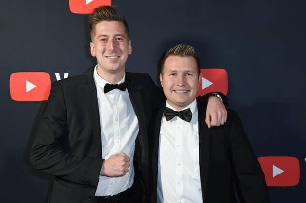 Robin Leutner (DJ Robin), Michael Müller (Schürze) - YOUTUBE MUSIC AWARDS Dinner im Restaurant Grill Royal in Berlin am 28.11.2023