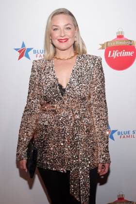 BEVERLY HILLS, CA 0 NOVEMBER 28: Elisabeth Röhm at Gift Of A Lifetime Red Carpet Event at The Melbourne in Beverly Hills, California on November 28, 2023. Copyright: xFayexSadoux