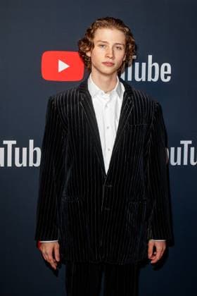 YouTube Music Artist Dinner Award 2023 Berq beim YouTube Music Artist Dinner Award 2023 im Grill Royal am 28.11.2023 in Berlin. Copyright: xEventpressxKochanx