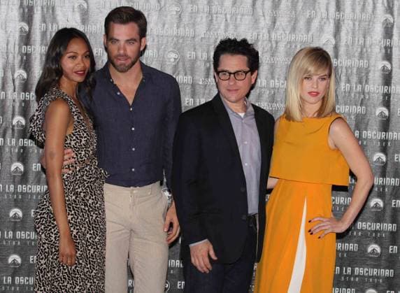 E07051309.JPG MÉXICO, D. F.- Movie Película-Star Trek. Los actores Zoe Saldana, el director J. J. Abrams, Alice Eve y Chris Pine se encuentran en México para promocionar la película En la Oscuridad Star Trek . Foto: Agencia EL UNIVERSAL Agustín Salinas. ASV. EDITORIAL USE ONLY  Copyright: xx AgustinxSalinasx universalpix294841