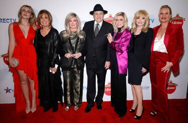 BEVERLY HILLS, CA 0 NOVEMBER 28: Taylor Ann Thompson, Linda Gray, Morgan Fairchild, Larry Thompson, Donna Mills, Loni Anderson, Nicollette Sheridan at Gift Of A Lifetime Red Carpet Event at The Melbourne in Beverly Hills, California on November 28, 2023. Copyright: xFayexSadoux