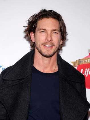 BEVERLY HILLS, CA 0 NOVEMBER 28: Adam Senn at Gift Of A Lifetime Red Carpet Event at The Melbourne in Beverly Hills, California on November 28, 2023. Copyright: xFayexSadoux
