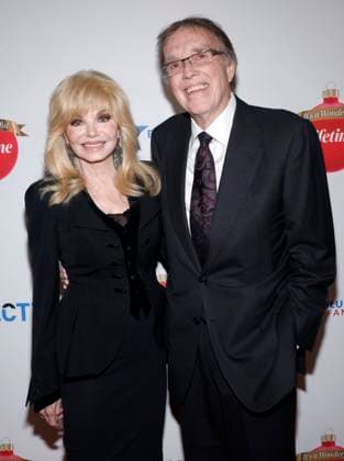 BEVERLY HILLS, CA 0 NOVEMBER 28: Loni Anderson, Bob Flick at Gift Of A Lifetime Red Carpet Event at The Melbourne in Beverly Hills, California on November 28, 2023. Copyright: xFayexSadoux