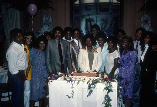 Archivbilder der Woche KW48 Michael Jackson & The Jackson Family celebrate Katherine Jackson s birthday in 1984 Copyright: xJeffreyxMayerx xRockxNegativesx xMediaPunchx