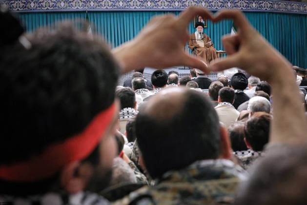 News Themen der Woche KW48 News Bilder des Tages November 29, 2023, Tehran, Iran: Iranian Supreme Leader Ayatollah ALI KHAMENEI greeting the crowd during a meeting with members of Iranian paramilitary forces (Basij) in Tehran. Khamenei said that the Al-Aqsa storm (Hamas attack on Israel) has disrupted the US policy in the regionÃ¢â‚¬â ¢, and that the strikes on Gaza have tarnished the reputation of both Israel and the United States. Thousands have died since Hamas militants launched an attack against Israel from the Gaza Strip on 07 October, and the Israeli operations in Gaza and the West Bank which followed it. He said his country has no desire to support the idea of throwing Jews into the sea. Tehran Iran - ZUMAi98_ 20231129_zih_i98_005 Copyright: xIranianxSupremexLeader SxOfficex