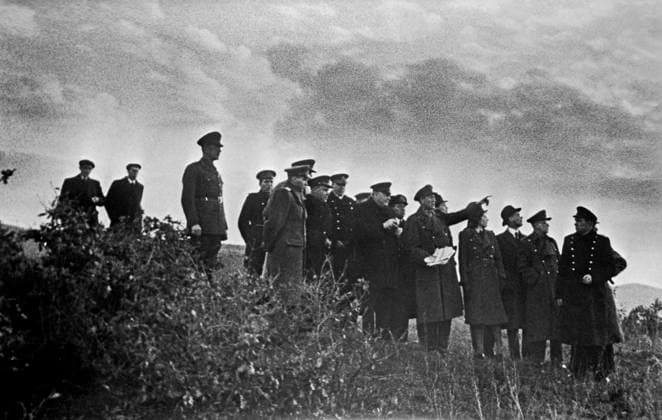 1941-1945 Great Patriotic War 8570471 09.02.1945 Great Patriotic War, 1941-1945. Yalta Conference of the leaders of the three countries of the anti-Hitler coalition of the USSR, US and Great Britain (February 4-11, 1945), dedicated to the establishment of the postwar world order. Members of the British delegation during a visit to Sapun Mountain in Sevastopol. Center: British Prime Minister Winston Churchill on Sapun Mountain listens to an English officer s explanations about the Battle of Balaklava in 1854. Alexey Sevastopol Russia  Copyright: xAlexeyx