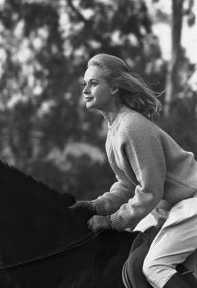 Film Marnie Actress Tippi Hedren riding a horse for a film scene Virginia USA  Copyright: xLeoxFuchsx 0845x Tippi Hedren (Marnie) ridn
