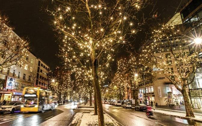 News Themen der Woche KW48 Weinnachtsbeleuchtung *** NUR FÜR REDAKTIONELLE ZWECKE *** EDITORIAL USE ONLY ***<p>Am 29. November wurde in Berlin die Weinnachtsbeleuchtung am Kurfürstendamm eingeschaltet. Deutschland Berlin Berlin Copyright: SergejxGlanze *** Wine night illumination FOR EDITORIAL PURPOSES ONLY EDITORIAL USE ONLY p On November 29, the wine night illumination on Kurfürstendamm in Berlin was switched on Germany Berlin Berlin Copyright SergejxGlanze Copyright: SergejxGlanze doc7t1kv53un4xrb9126du ,EDITORIAL USE ONLY
