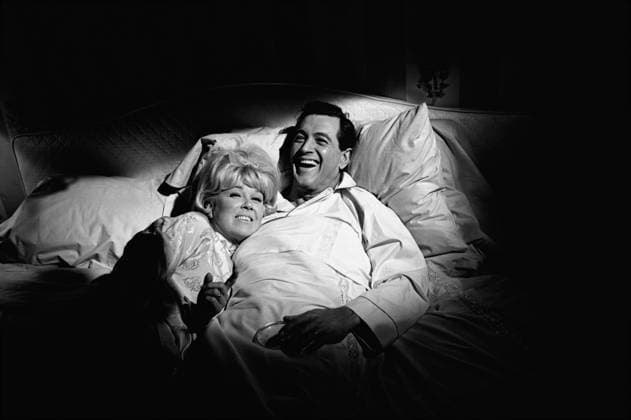 Film Send Me No Flowers Actor Rock Hudson and actress Doris Day in a scene of the film Los Angeles, CA USA  Copyright: xLeoxFuchsx R0554-Hudson-Day-SMNF