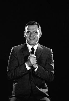 Film Send Me No Flowers Actor Tony Randall poses for a series of goofy portraits to promote the film Los Angeles, CA USA  Copyright: xLeoxFuchsx R0563-Randall-SMNF