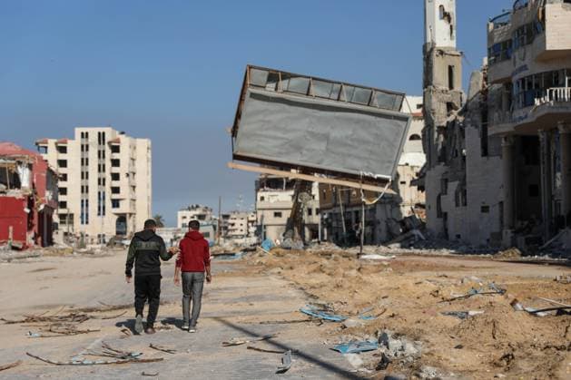 (231129) -- GAZA, Nov. 29, 2023 -- Photo taken on Nov. 29, 2023 shows the scene of Gaza City. After weeks of Israeli strikes on Gaza in retaliation for an attack on Oct. 7 by Hamas against Israel, the two sides reached a four-day humanitarian truce last week, which was extended for another two days starting on Tuesday. The Palestinian death toll from the Israel-Hamas conflict has surpassed 15,000, according to Palestinian figures. Israel said that the Hamas attack killed about 1,200 people while more than 200 people were taken as hostages. (Photo by Xinhua) MIDEAST-GAZA CITY-ISRAEL-HAMAS CONFLICT-AFTERMATH MohammedxAli 
