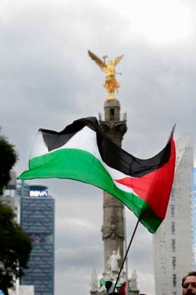 November 29, 2023, Mexico City, Mexico City, Mexico: Hundreds of people participate in a protest march through the streets of Mexico City to demand the immediate cessation of Israel s hostilities towards Palestine..The Islamist group Hamas accepted that the humanitarian truce be extended for two more days, since its entry into force last Friday, which will mainly allow the release of as many hostages. Mexico City Mexico - ZUMAn296 20231129_zip_n296_007 Copyright: xJorgexNunezx