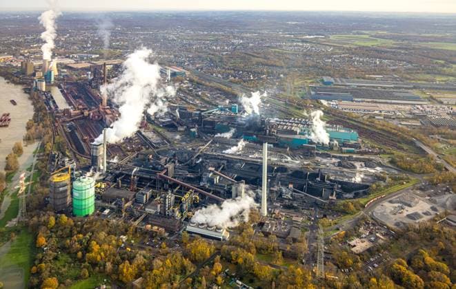 Luftbild, Hüttenwerke Krupp Mannesmann HKM und Gaskraftwerk Huckingen mit rauchenden Kühltürmen am Fluss Rhein, umgeben von herbstlichen Laubbäumen, Hüttenheim, Duisburg, Ruhrgebiet, Nordrhein-Westfalen, Deutschland !ACHTUNGxMINDESTHONORARx60xEURO! *** Aerial view, Hüttenwerke Krupp Mannesmann HKM and gas-fired power plant Huckingen with smoking cooling towers at the river Rhine, surrounded by autumnal deciduous trees, Hüttenheim, Duisburg, Ruhr area, North Rhine-Westphalia, Germany ATTENTIONxMINDESTHONORARx60xEURO
