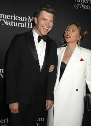 November 30, 2023, New York, New York, USA: COLIN JOST and SCARLETT JOHANSSON seen at the red carpet arrivals for 2023 American Museum of Natural HistoryÃ¢â‚¬â ¢s annual Ã¢â‚¬ËœThe Museum GalaÃ¢â‚¬â ¢ event. New York USA - ZUMAk03_ 20231130_zaf_k03_091 Copyright: xNancyxKaszermanx