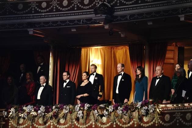 . 30 11 2023. London, United Kingdom. Prince William and Kate Middleton, the Prince and Princess of Wales with Crown Princess Victoria and Prince Daniel of Sweden at the Royal Variety Performance in London.  xi-Imagesx xPoolx IIM-24850-0036