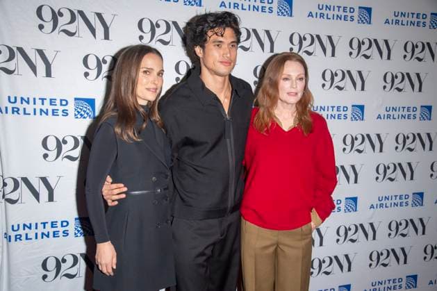 Entertainment Themen der Woche KW48 Netflix s May December Special Screening (NEW) Netflix& 39;s May December Special Screening. November 30, 2023, New York, New York, USA: (L-R) Natalie Portman, Charles Melton and Julianne Moore attend Netflix& 39;s May December Special Screening at The 92nd Street Y on November 30, 2030 in New York City. (Credit: M10s TheNews2) (Foto: M10s Thenews2 imago images) Netflix s May December Special Screening  Copyright: xRonxAdarx