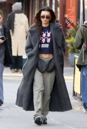 Entertainment Themen der Woche KW48 Entertainment Bilder des Tages NEW YORK, NY- December 1: Emily Ratajkowski seen out and about Noho in New York City on December 1, 2023 Copyright: xRWx