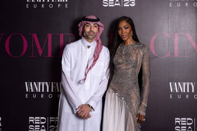 Bilder des Jahres 2023, Entertainment 12 Dezember Entertainment Themen der Woche KW48 Entertainment Bilder des Tages Women In Cinema Gala Dinner at Red Sea Film Festival - Jeddah Mohammed Al Turki, CEO of Red Sea Film Festival and Naomi Campbell arrive to ?Women In Cinema? gala dinner at a hotel in Jeddah, Saudi Arabia, on December 1, 2023, as part of the 3rd edition of Red Sea Film Festival. Photo by Balkis Press ABACAPRESS.COM Jeddah Saudi Arabia  Copyright: xBalkisxPress ABACAx
