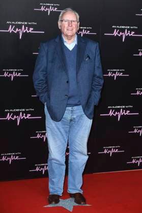 Pete Waterman bei der Ankunft zum Konzert An Audience with Kylie in der Royal Albert Hall. London, 01.12.2023