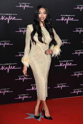 Munroe Bergdorf bei der Ankunft zum Konzert An Audience with Kylie in der Royal Albert Hall. London, 01.12.2023