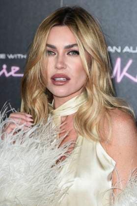 Abbey Clancy bei der Ankunft zum Konzert An Audience with Kylie in der Royal Albert Hall. London, 01.12.2023