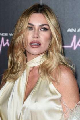 Abbey Clancy bei der Ankunft zum Konzert An Audience with Kylie in der Royal Albert Hall. London, 01.12.2023