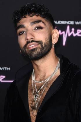 Mawaan Rizwan bei der Ankunft zum Konzert An Audience with Kylie in der Royal Albert Hall. London, 01.12.2023