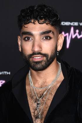 Mawaan Rizwan bei der Ankunft zum Konzert An Audience with Kylie in der Royal Albert Hall. London, 01.12.2023
