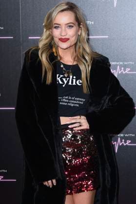 Laura Whitmore bei der Ankunft zum Konzert An Audience with Kylie in der Royal Albert Hall. London, 01.12.2023