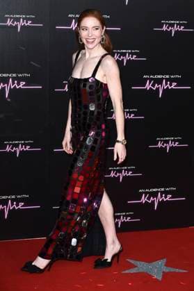 Angela Scanlon bei der Ankunft zum Konzert An Audience with Kylie in der Royal Albert Hall. London, 01.12.2023