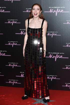 Angela Scanlon bei der Ankunft zum Konzert An Audience with Kylie in der Royal Albert Hall. London, 01.12.2023