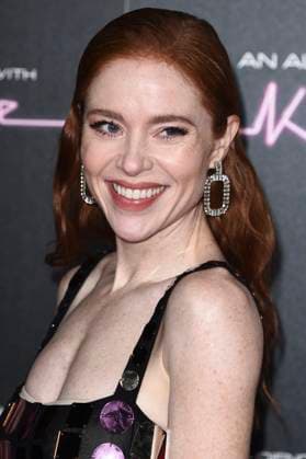 Angela Scanlon bei der Ankunft zum Konzert An Audience with Kylie in der Royal Albert Hall. London, 01.12.2023