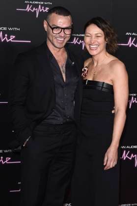 Matt Willis mit Ehefrau Emma Willis bei der Ankunft zum Konzert An Audience with Kylie in der Royal Albert Hall. London, 01.12.2023