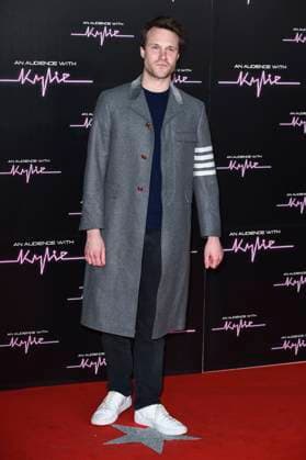 Hugh Skinner bei der Ankunft zum Konzert An Audience with Kylie in der Royal Albert Hall. London, 01.12.2023