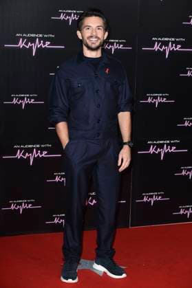 Jonathan Bailey bei der Ankunft zum Konzert An Audience with Kylie in der Royal Albert Hall. London, 01.12.2023