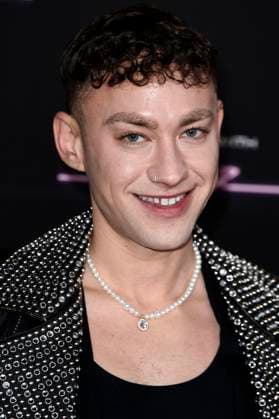 Olly Alexander bei der Ankunft zum Konzert An Audience with Kylie in der Royal Albert Hall. London, 01.12.2023
