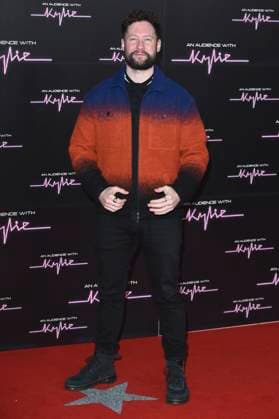 Calum Scott bei der Ankunft zum Konzert An Audience with Kylie in der Royal Albert Hall. London, 01.12.2023