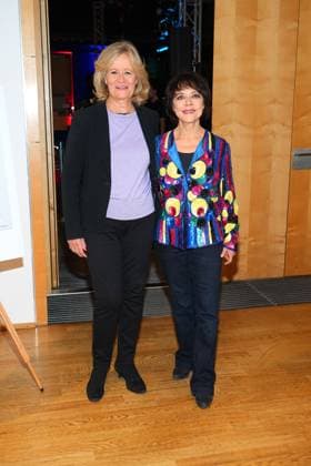 Claudia Rieschel und Simone Rethel bei der Daffne Verleihung von der Deutschen Akademie fuer Fernsehen am 2.12.2023 in Berlin Daffne Verleihung 2023 in Berlin