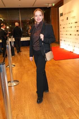 Julia Biedermann bei der Daffne Verleihung von der Deutschen Akademie fuer Fernsehen am 2.12.2023 in Berlin Daffne Verleihung 2023 in Berlin