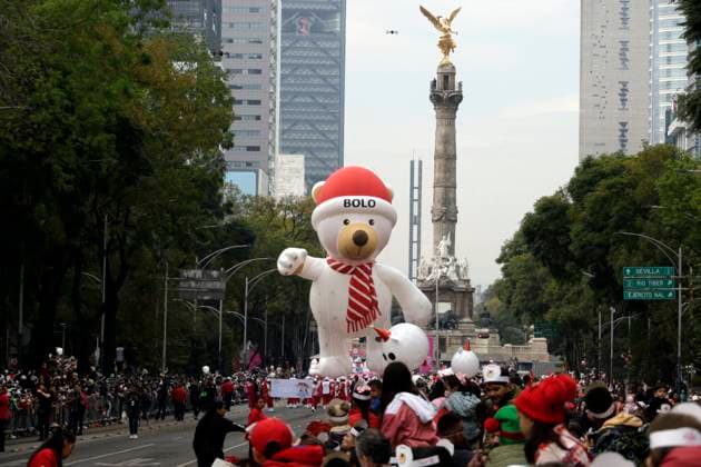 Bolo Fest Christmas Parade in Mexico City December 2, 2023, Mexico City, Mexico: Thousands of people attend the Bolo Fest Christmas parade on Reforma Avenue in Mexico City. on December 2, 2023 in Mexico City, Mexico (Photo by Luis Barron Eyepix Group). Copyright: xLuisxBarronx xEyepixxGroupx LB_20231202_3