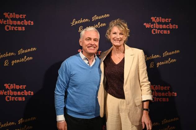 Entertainment Themen der Woche KW48 Entertainment Bilder des Tages Sport Moderator Andreas von Thien und Sportlerin Heike Meier Henkel kommt zur Premiere des 8. Kölner Weihnachtscircus *** Sports presenter Andreas von Thien and athlete Heike Meier Henkel attend the premiere of the 8th Cologne Christmas Circus