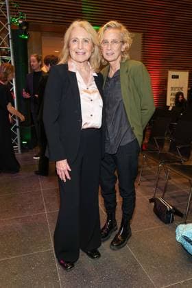 Maren Kroymann und Claudia Mueller bei der Daffne Verleihung von der Deutschen Akademie fuer Fernsehen am 2.12.2023 in Berlin Daffne Verleihung 2023 in Berlin