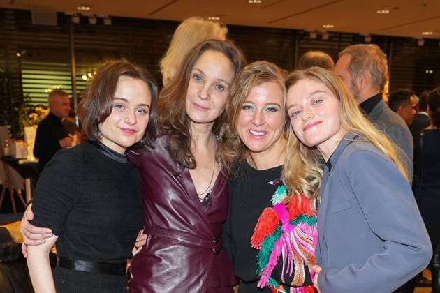 Lena Urzendowsky, Jeanette Hain, Nina Eichinger und Lara Feith bei der Daffne Verleihung von der Deutschen Akademie fuer Fernsehen am 2.12.2023 in Berlin Daffne Verleihung 2023 in Berlin