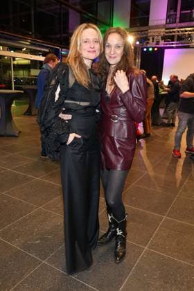 Anne Ratte-Polle und Jeanette Hain bei der Daffne Verleihung von der Deutschen Akademie fuer Fernsehen am 2.12.2023 in Berlin Daffne Verleihung 2023 in Berlin
