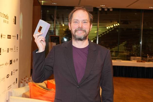 Preistraeger Godehard Giese bei der Daffne Verleihung von der Deutschen Akademie fuer Fernsehen am 2.12.2023 in Berlin Daffne Verleihung 2023 in Berlin